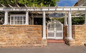 Cape Town Historical Victoria Court Apartment